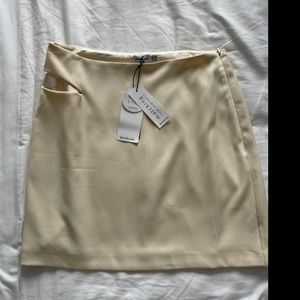 Stradivarius light cream skirt - Size 8